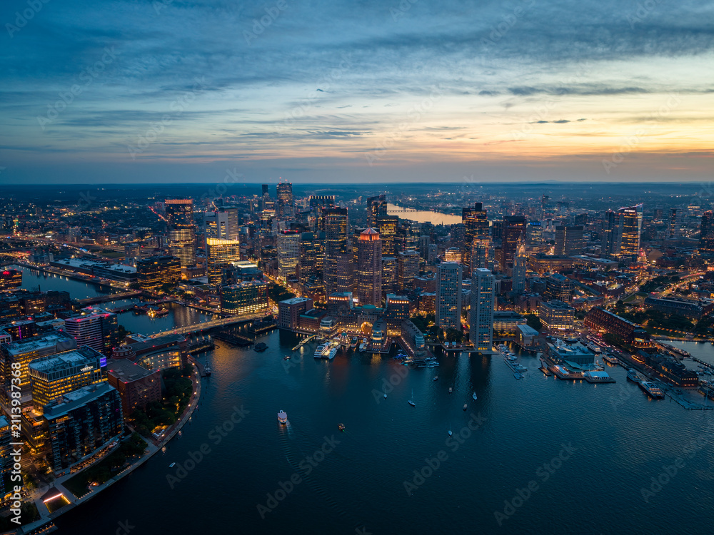 Naklejka premium Aerial view of the Boston skyline at night, Massachusetts