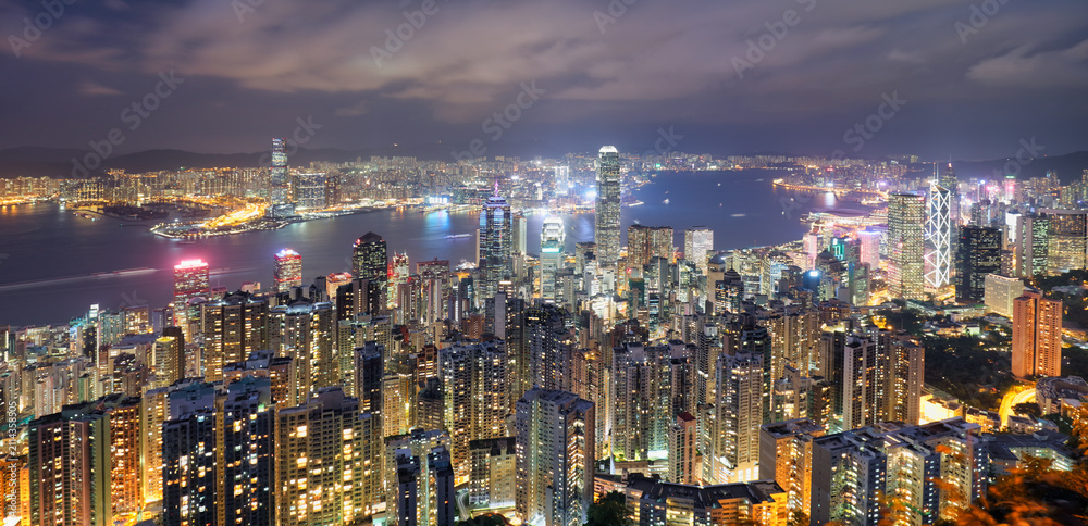 Obraz premium Hong Kong skyline from Victoria peak at night, China