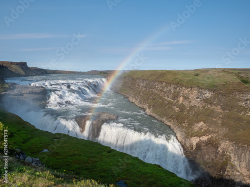 Cuadro en lienzo Rainbow Above Gulf's Waterfall on a Sunny Day in Iceland