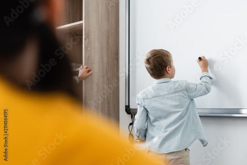 Принти на полотні Engaging classroom moments with a diverse group of eager elementary students