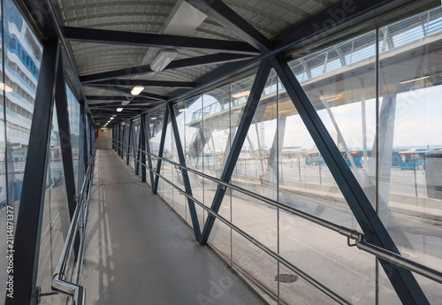 Gangway zu den Kreuzfahrtschiffen am Hafenterminal von Getxo, dem Hafen von Bilbao, im Baskenland in Nordspanien