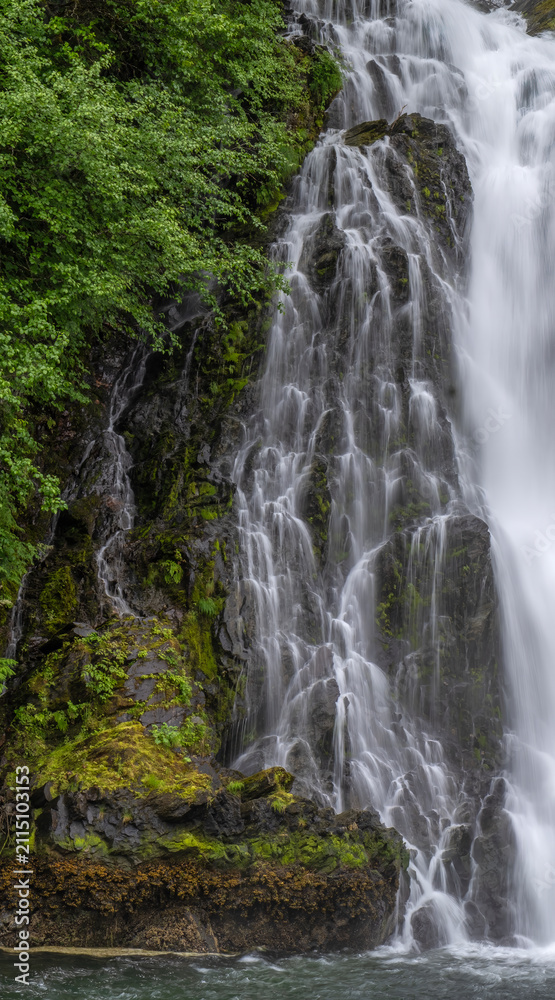 Obraz premium Waterfall, Red Bluff Bay