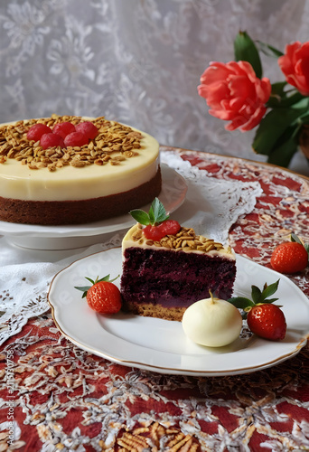 Slice of berry cheesecake w...