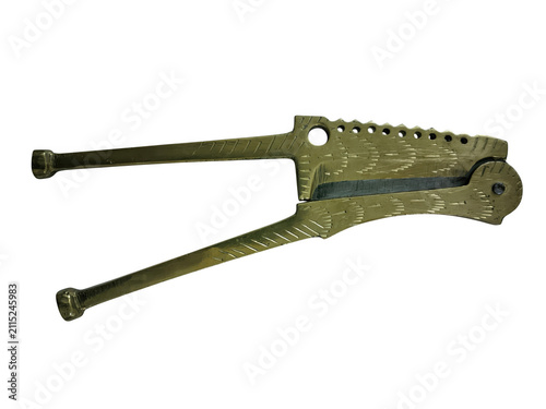 Metal nutcracker tool for cracking nuts