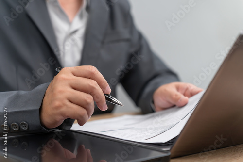 Quadro su tela Risk and Financial Security Concept, Businessman Review Insurance Documents, Che
