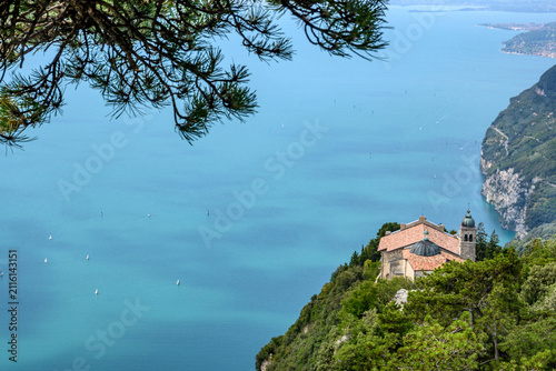 Lago di Garda, vista dall'alto del santuario  di Montecastello, Tignale