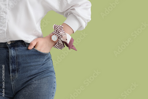 Woman in white shirt and bl...