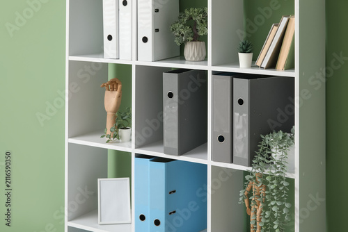 Shelf unit with document fo...