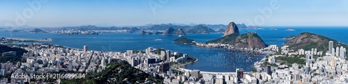 Konstfotografi The panoramic photo of Rio de Janeiro reveals hills, sea, bay, and city in sweeping layers, highlighting the geography