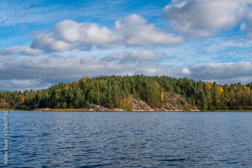 фотографія Ladoga Skerries National Park near the village of Lumivaara on a sunny autumn da