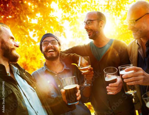 Foto Diverse People Friends Hanging Out Drinking Concept