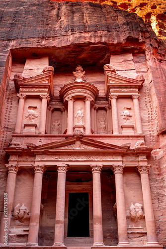 Obraz na plátne Vertical photo Petra, Al Khazneh, treasury of Pharaoh Petra, archaeological site in Jordan, Wadi Musa