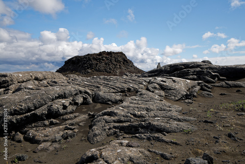 Fotografía Rugged Volcanic Terrain with Black Lava Formations