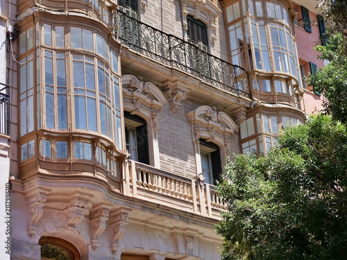 Canvastavla Elegant Modernist Wooden Galleries and Balcony in Palma City Center