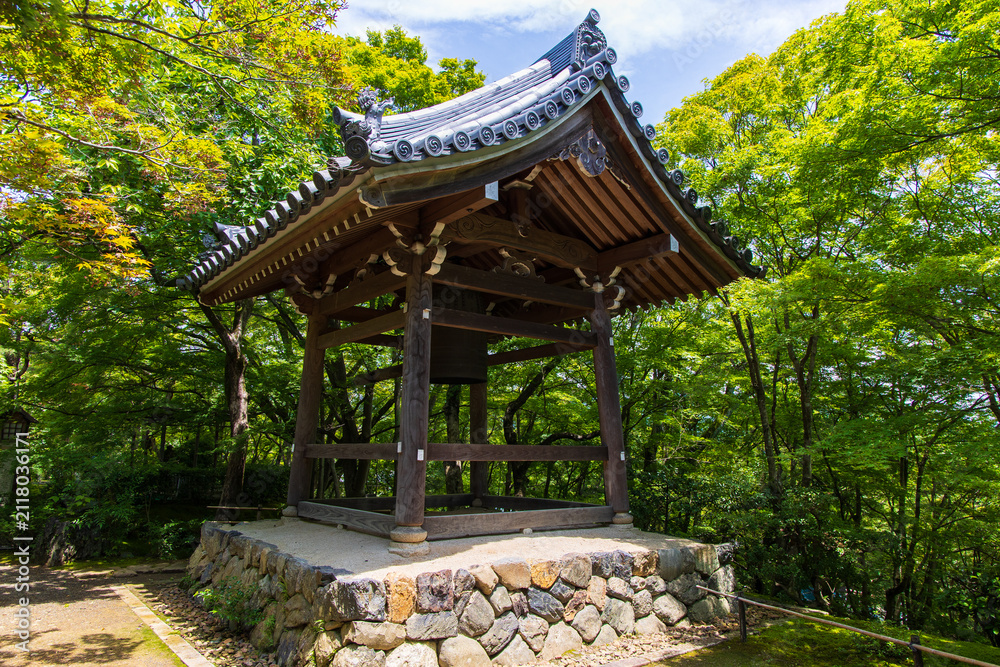 Obraz premium 日本の風景・夏 京都 嵯峨嵐山 常寂光寺