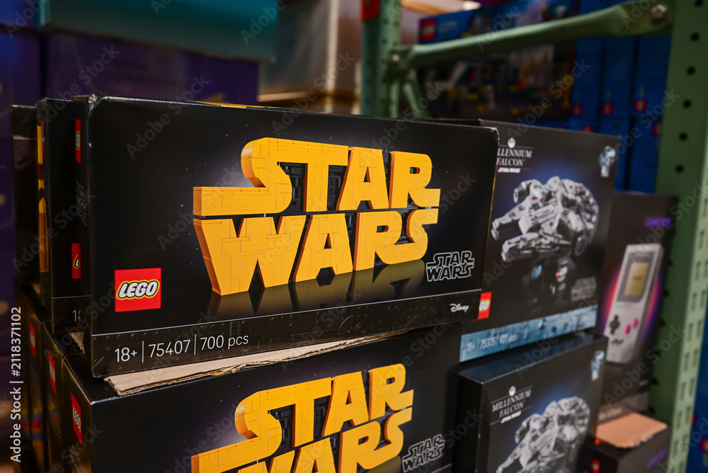 Fototapeta premium LEGO Star Wars Toy Building Blocks Box Displayed at Costco Kitakyushu, Japan