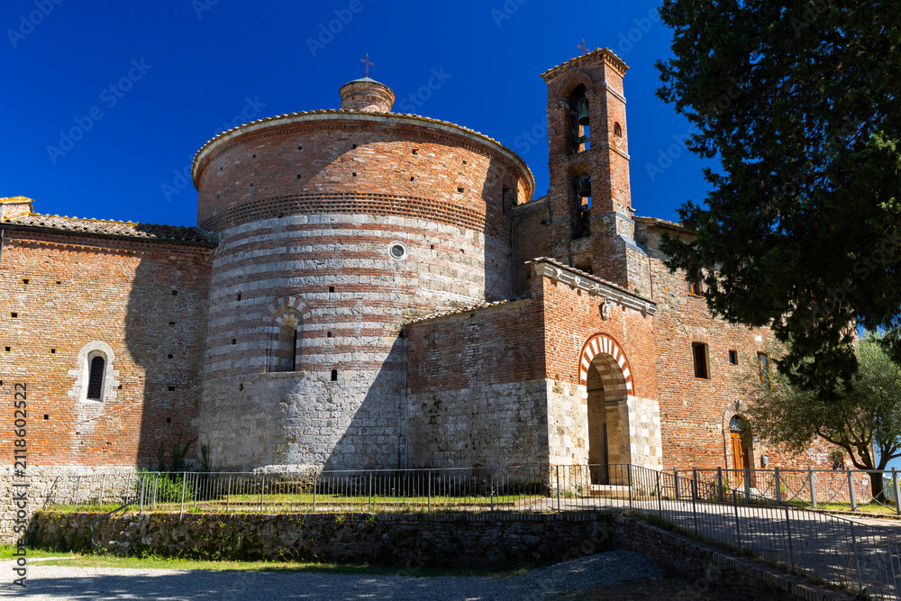 Fototapeta premium Rotonda di Montesiepi church, Chiusdino, Tuscany, Italy