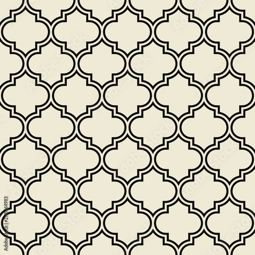 Moroccan quatrefoil seamless pattern. Elegant geometric lattice vector background.