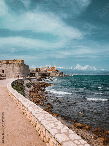Konstfotografi Ancient fortress walls along the coastline in Antibes, French Riviera, France
