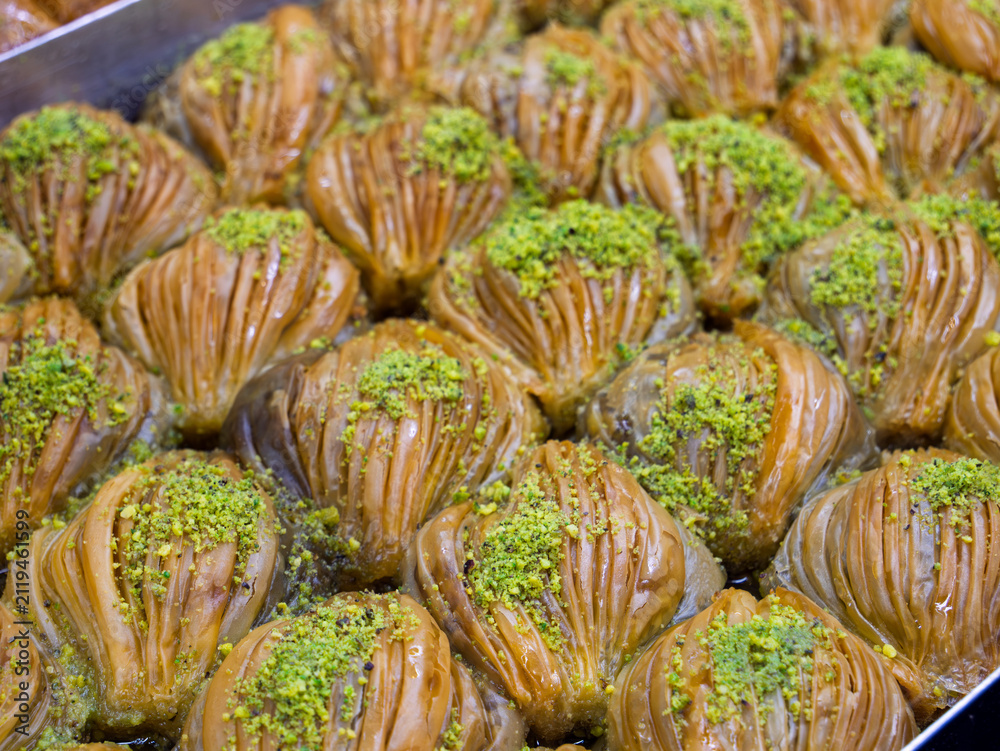 Obraz premium Delicious Baklava Pastry with Pistachio Topping