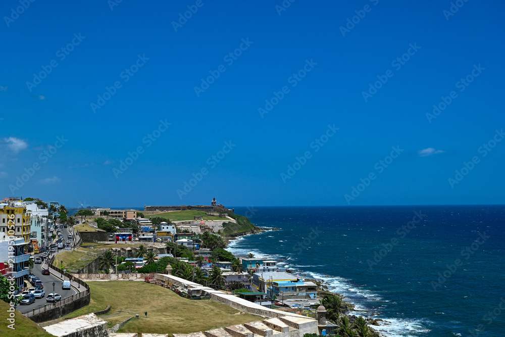 Fototapeta premium view of the sea and the city