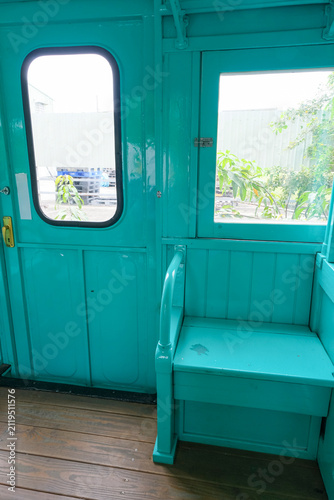 新営鉄道文化園区で保存されている日本製の気動車の車内