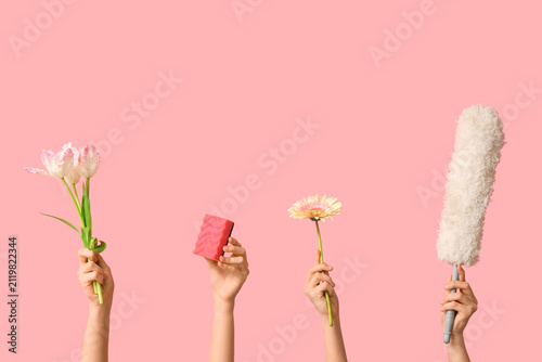 Female hands with sponge, p...