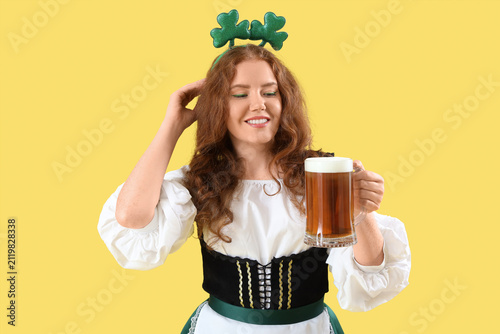 Young Irish waitress with b...