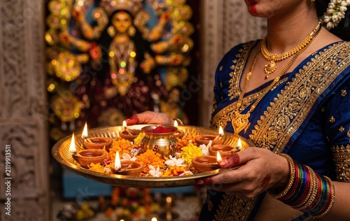 Multi Diya Offering – Sacred Maa Durga Aarti Ritual
