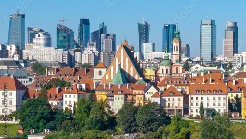 Warszawa, stare miasto i nowoczesne