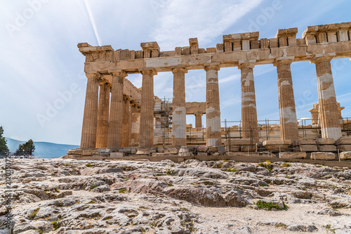 Fotografía A view across the Acropolis citadel towards the side of the Parthenon in Athens,