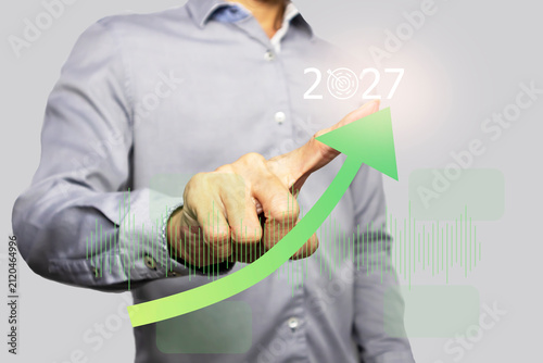 Businessmen look to the future and set investment targets for next year to grow.