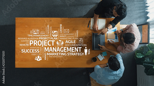Foto A diverse team collaborates on a project management strategy, utilizing agile methods and effective workflows to achieve business objectives in a modern workspace
