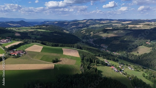 Canvastavla Hügel und Felder – Fernsicht vom Aussichtspunkt Kulmariegel, Bucklige Welt, Nied