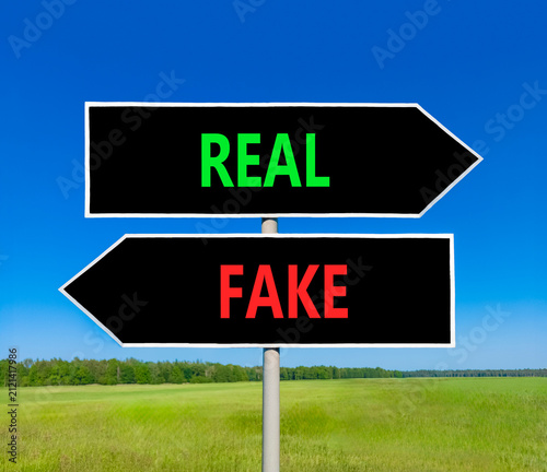 фотографія Real or fake words symbol