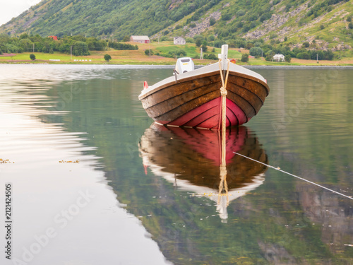 Fotografía Wooden boat on the Steirapollen lake