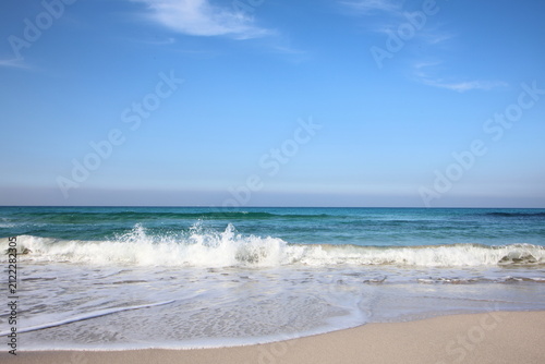 Plakat さざ波打ち寄せる角島の浜辺の風景