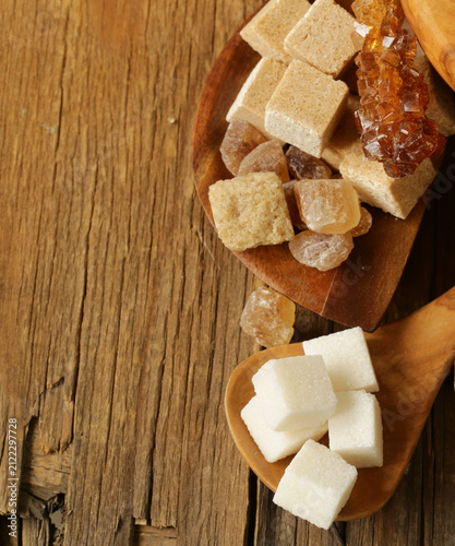 Картината върху платно Different types of sugar - brown, white and refined sugar