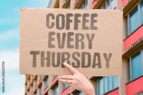 Fotografía "Coffee Every Thursday" Standing weekly support ritual with friends