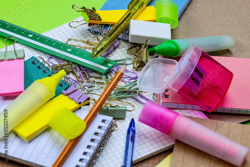 Fotografie Accessori da cancelleria per la scuola