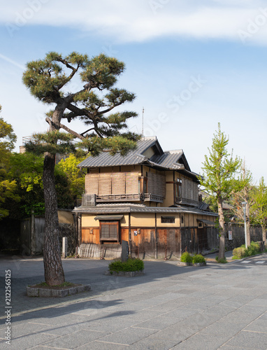 Foto traditional Japanese machiya townhouse, located in the Gion district of Kyoto