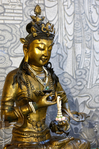 Foto Gilded Bronze Bodhisattva at Viharn Sien Temple