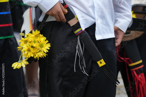 Foto A close-up of a detail from a traditional Colombian muleteer's outfit during the Flower Festival parade in Medellín, Colombia