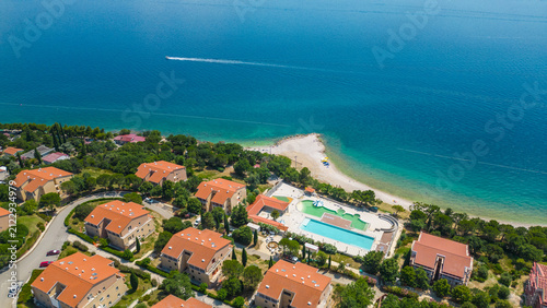 Фотография Aerial view of a vibrant Croatian coastal resort