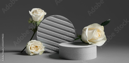 Elegant white roses with te...