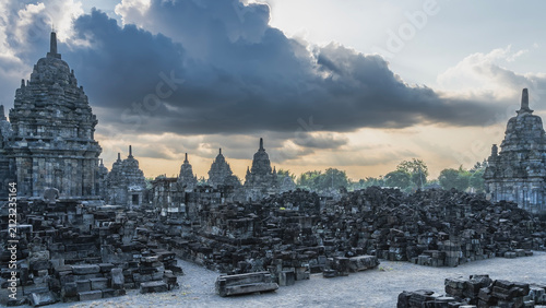 Bild auf Leinwand Ruins of a Buddhist temple complex Sewu