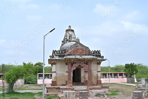 Foto The 1000 years Oldest Jain Temple Virawah Nagarparkar Paksitan
