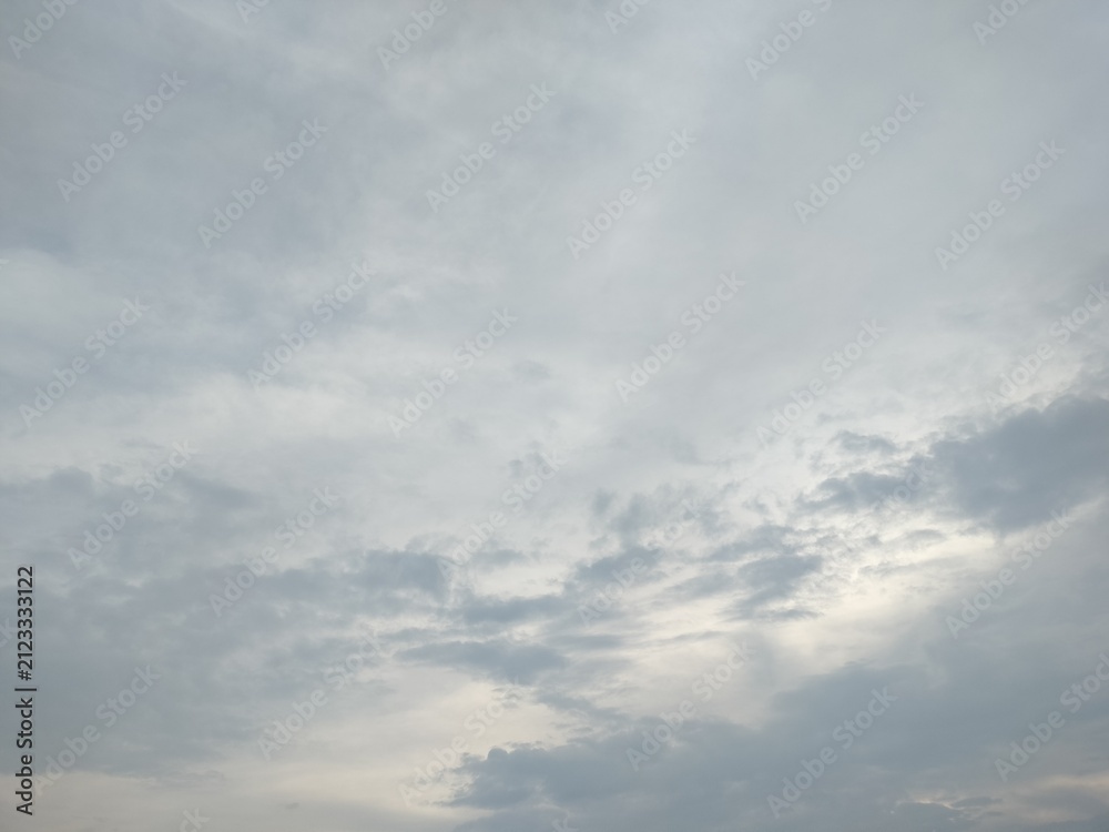 Obraz premium Gray cloudy sky with soft light