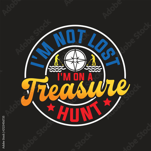 Foto Not lost on a treasure hunt metal detectorist compass badge design with metal de