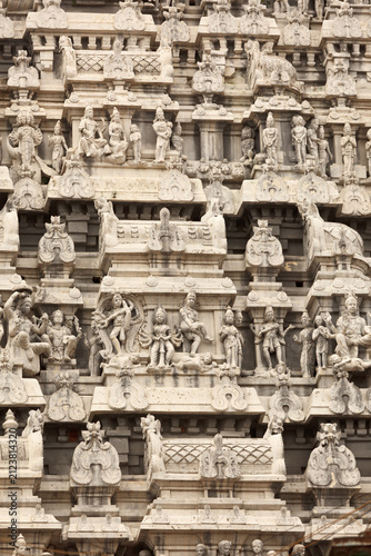 Fotografie Tower (gopura) of Arunachaleswar Temple in Tiruvannamalai, Tamil Nadu, India